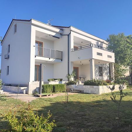 Apartments Grape Pirovac Kültér fotó