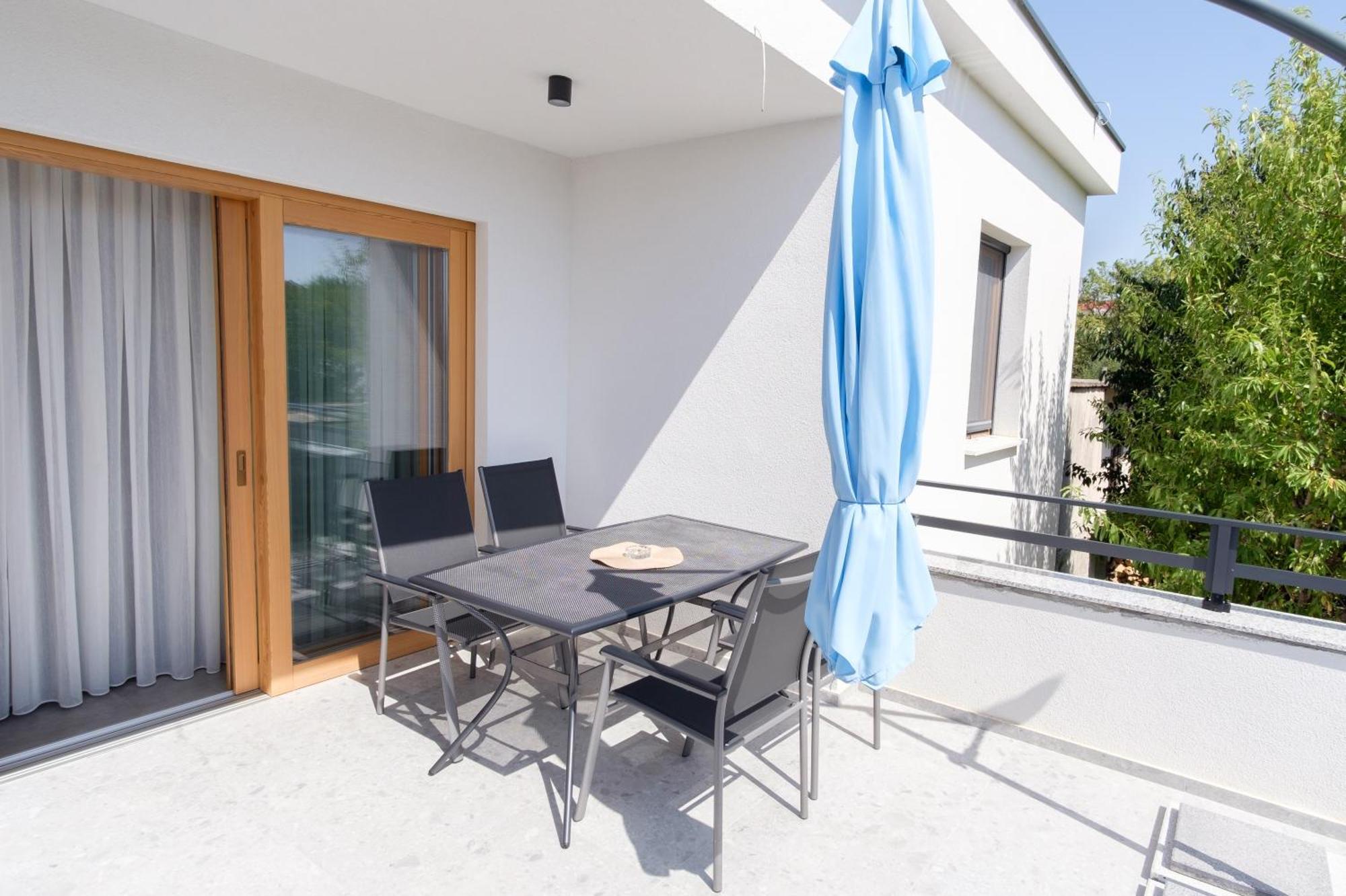 Apartments Grape Pirovac Kültér fotó