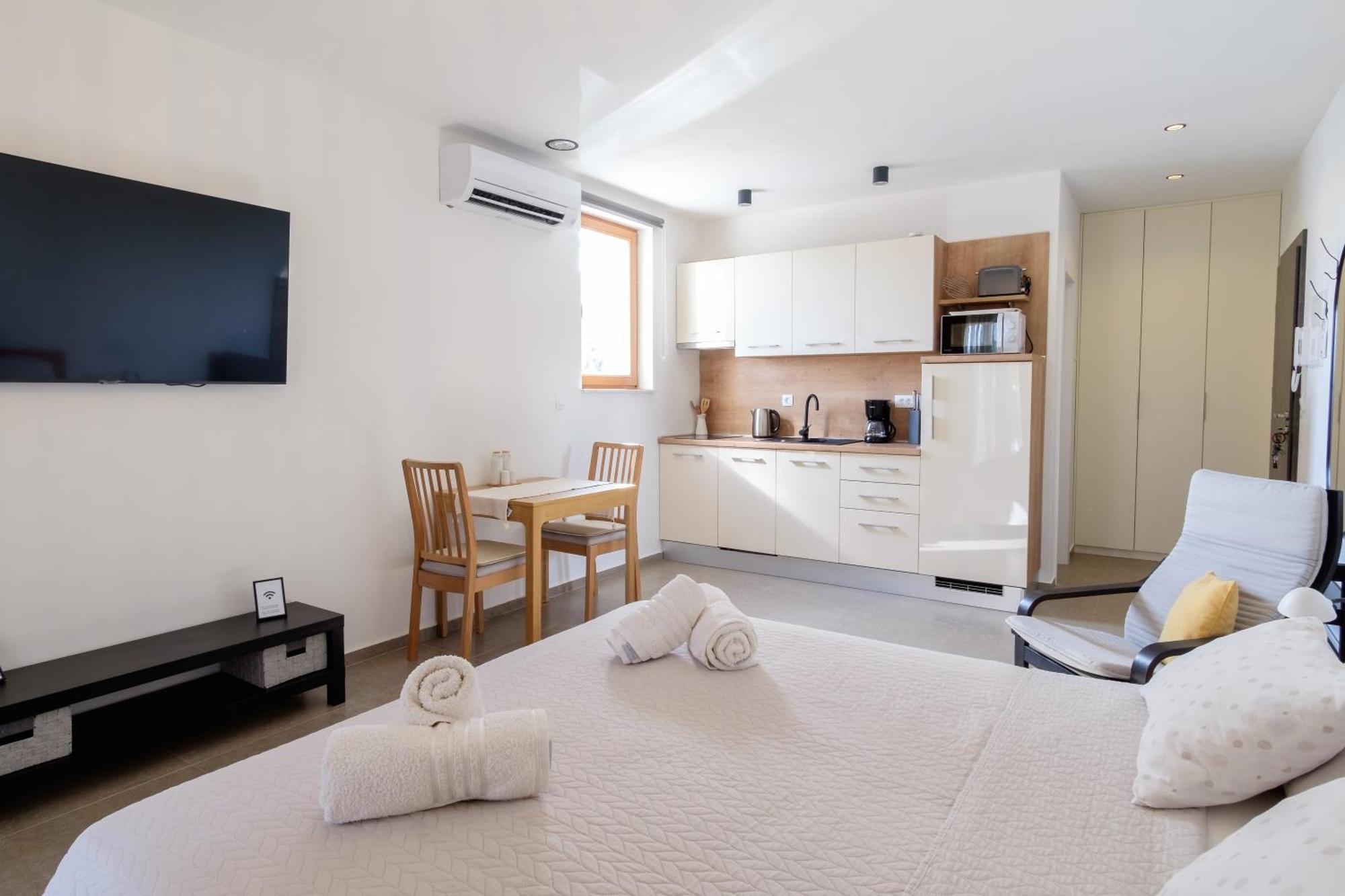 Apartments Grape Pirovac Kültér fotó