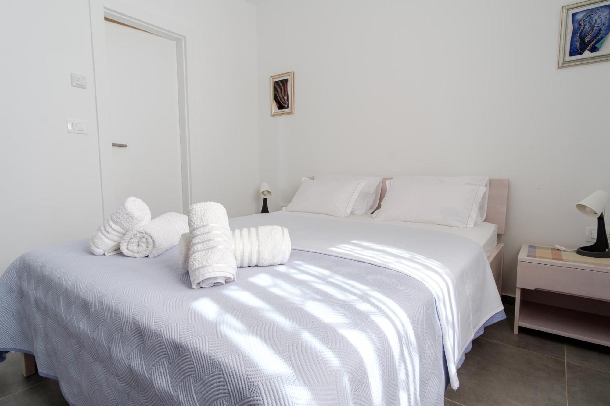 Apartments Grape Pirovac Kültér fotó