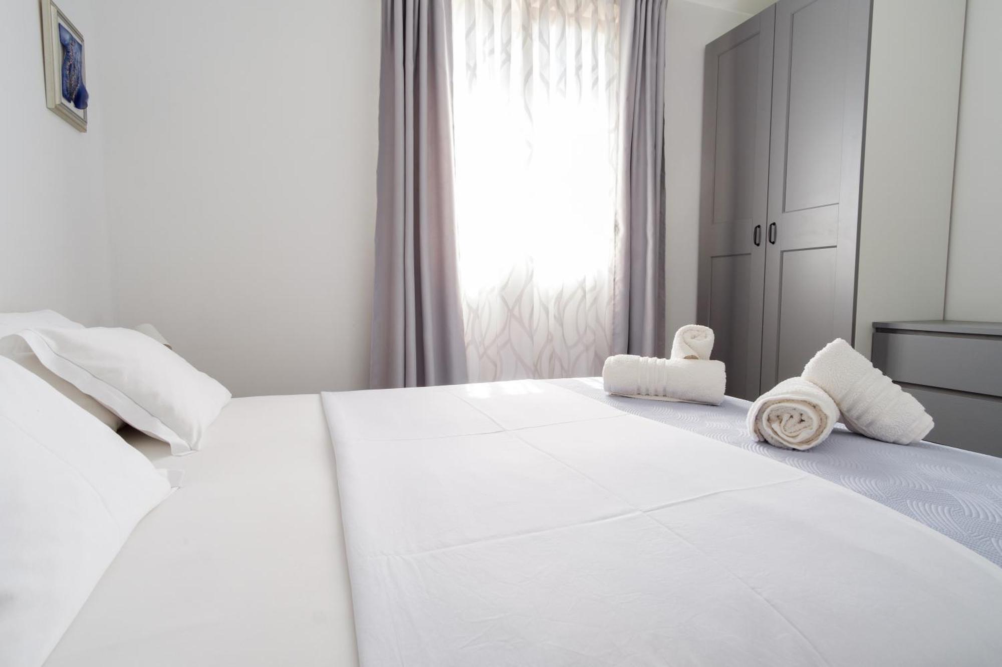 Apartments Grape Pirovac Kültér fotó
