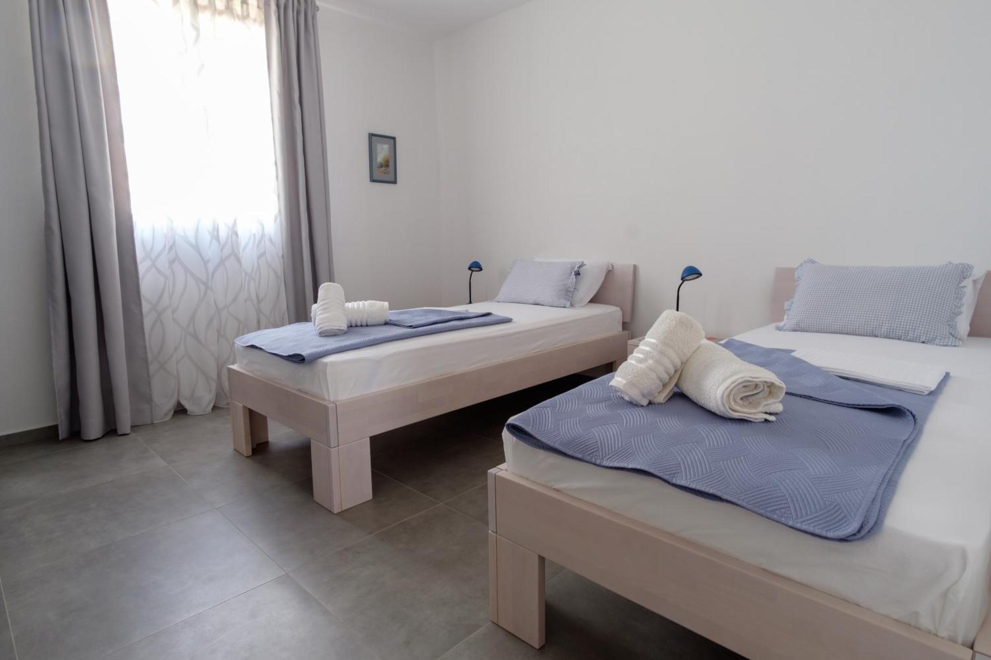 Apartments Grape Pirovac Kültér fotó